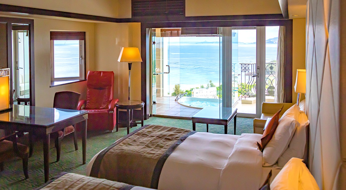 Club Floor - EXES Royal Pool Suite